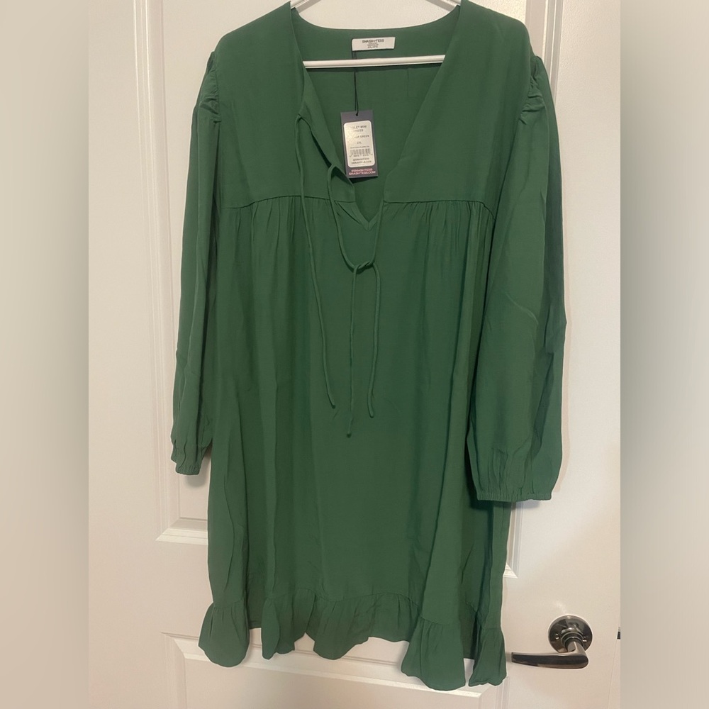 Green V-neck Tie-Front Women’s Dress